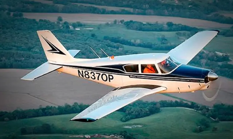 Guide et spécifications du Piper PA-24 Comanche